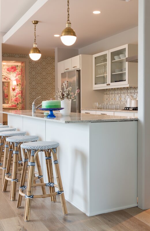 how to decorate with wallpaper in the kitchen