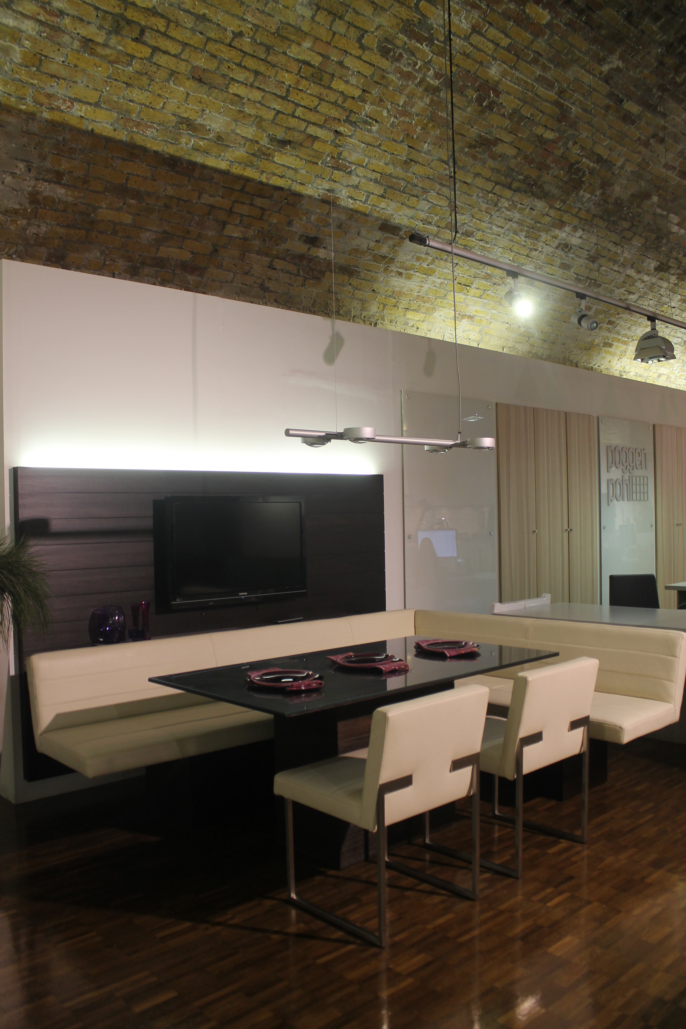 Welcome Wednesday :: Home Interiors from Across the Pond