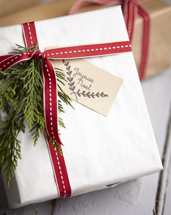 Pretty christmas gift wrap tags