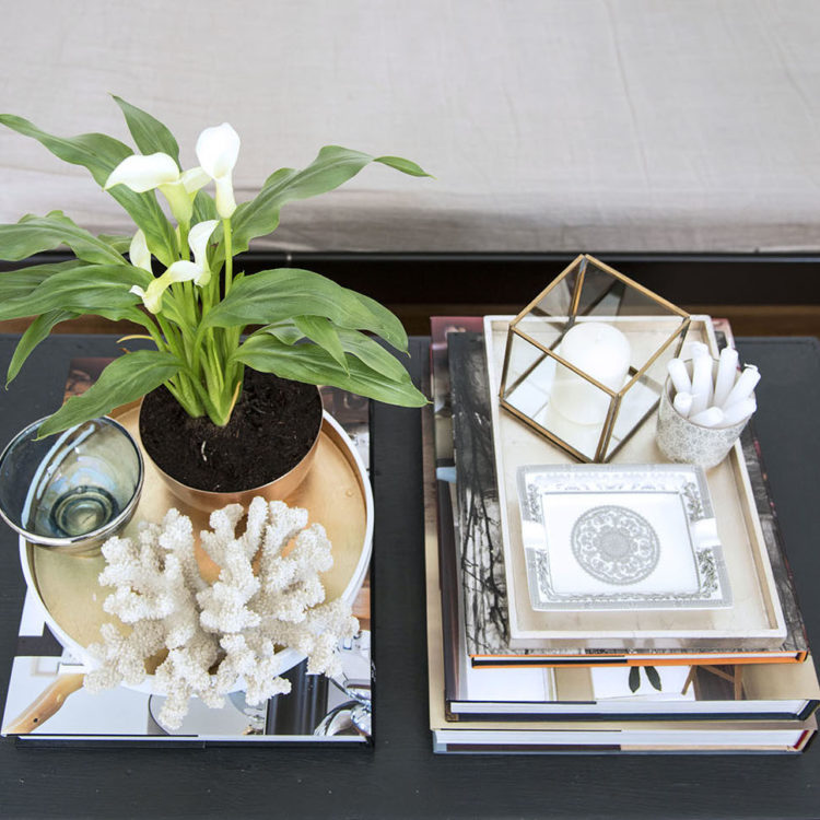 How to Style a Coffee Table: Mixing shapes