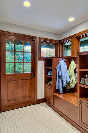 Entryway Mudroom Design